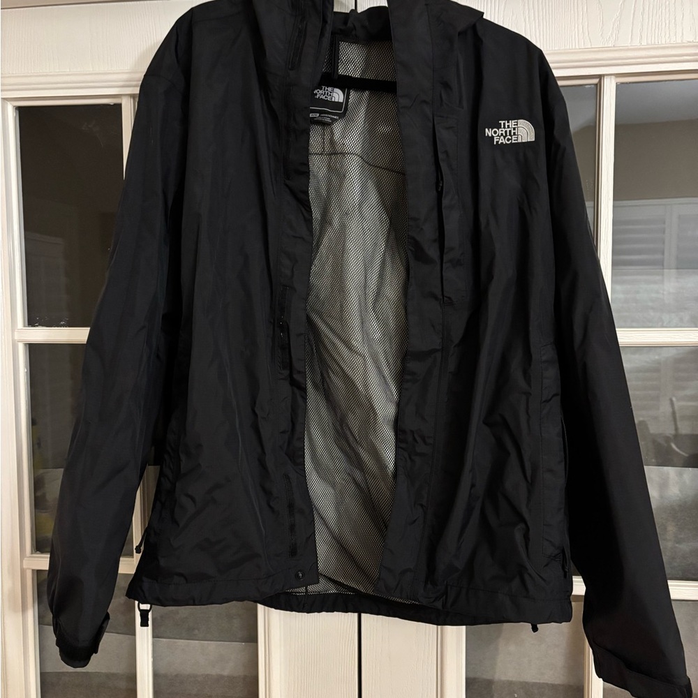 The North Face Men's Black Raincoat - Picture 2 of 13